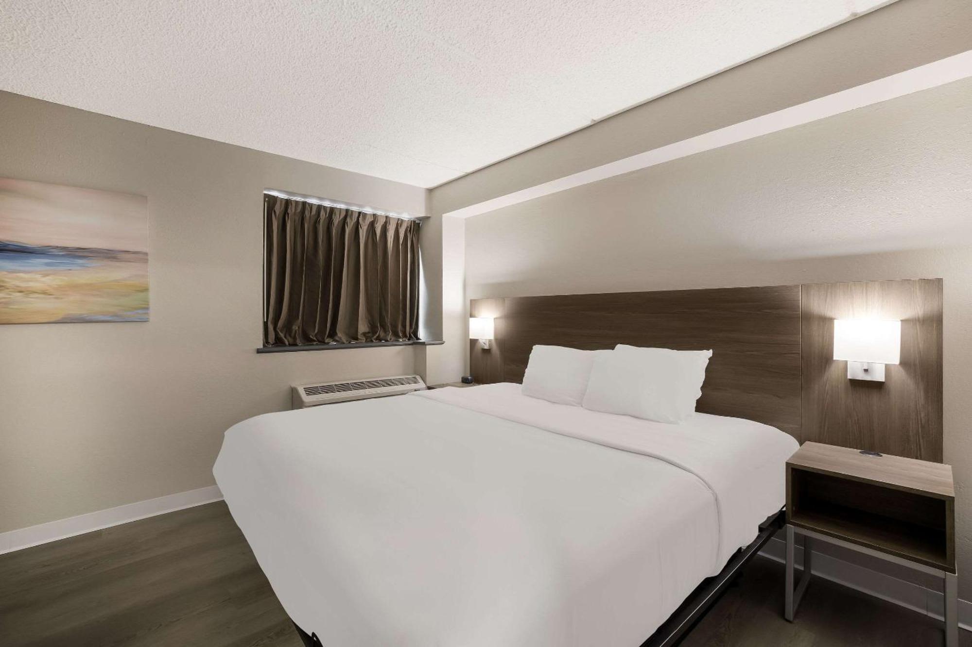 Suburban Studios Milwaukee Airport Екстер'єр фото