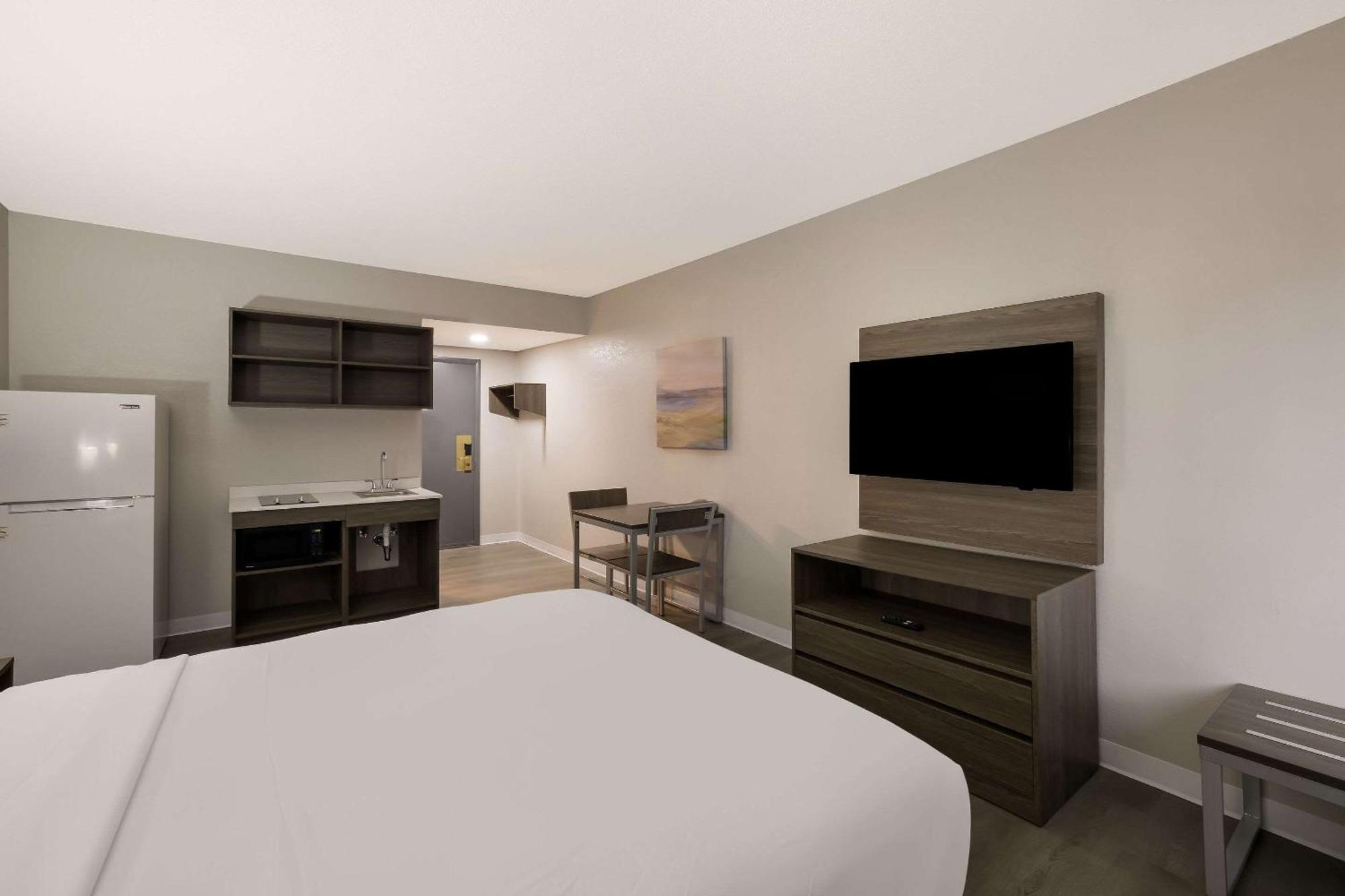 Suburban Studios Milwaukee Airport Екстер'єр фото