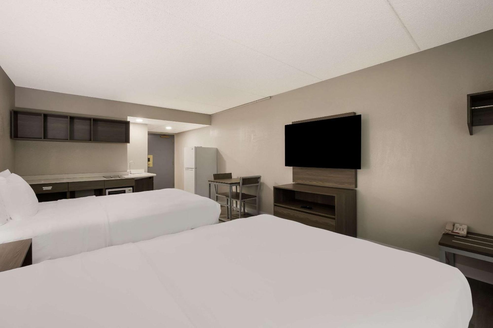 Suburban Studios Milwaukee Airport Екстер'єр фото