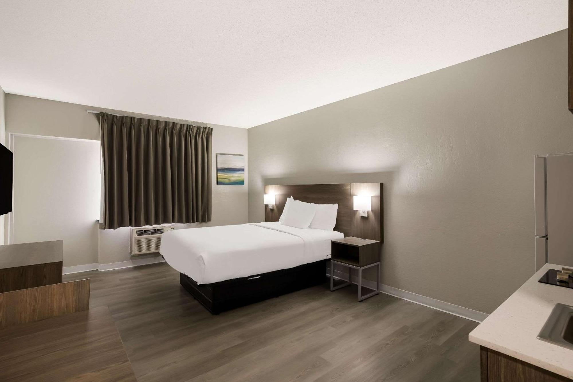 Suburban Studios Milwaukee Airport Екстер'єр фото
